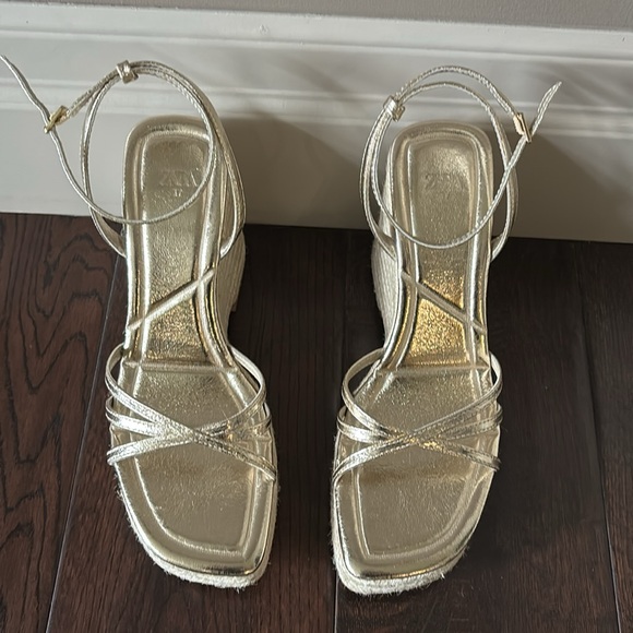 Womens Zara Wedge Sandals - Picture 2 of 5